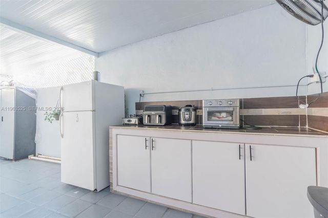 7184 W 2nd Ct, Hialeah, FL 33014