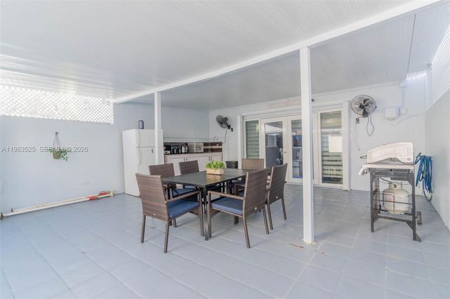 7184 W 2nd Ct, Hialeah, FL 33014