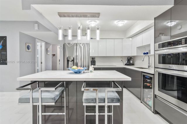 7184 W 2nd Ct, Hialeah, FL 33014