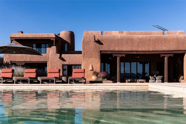 37 Rancho Alegre, Santa Fe, NM 87508