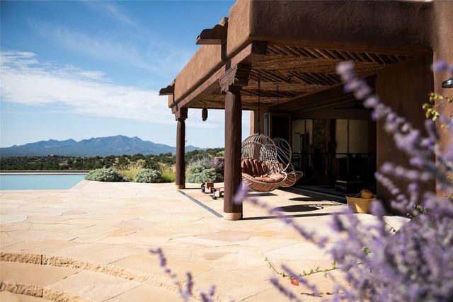 37 Rancho Alegre, Santa Fe, NM 87508