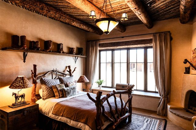 37 Rancho Alegre, Santa Fe, NM 87508