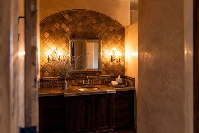 37 Rancho Alegre, Santa Fe, NM 87508