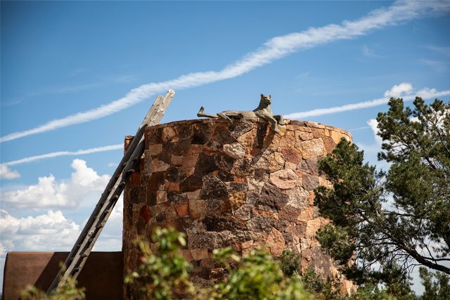 37 Rancho Alegre, Santa Fe, NM 87508