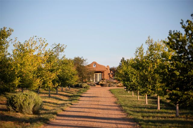 37 Rancho Alegre, Santa Fe, NM 87508