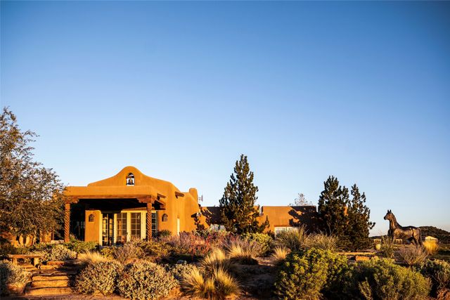 37 Rancho Alegre, Santa Fe, NM 87508