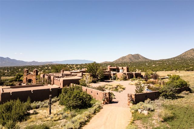 37 Rancho Alegre, Santa Fe, NM 87508