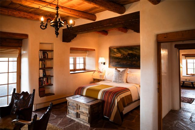 37 Rancho Alegre, Santa Fe, NM 87508