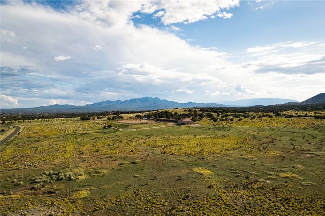 37 Rancho Alegre, Santa Fe, NM 87508