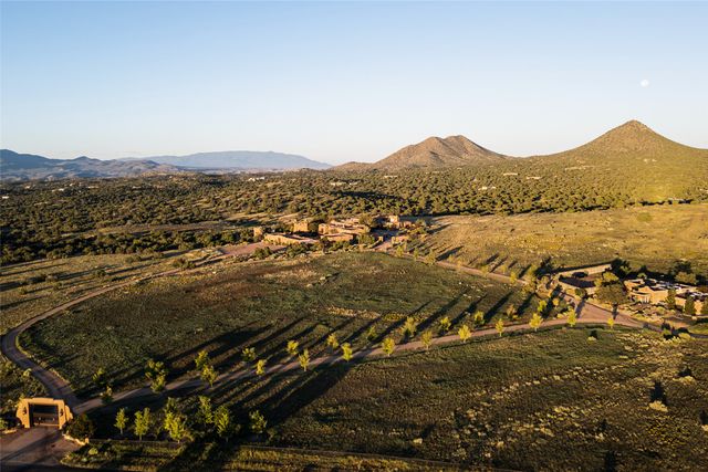 37 Rancho Alegre, Santa Fe, NM 87508