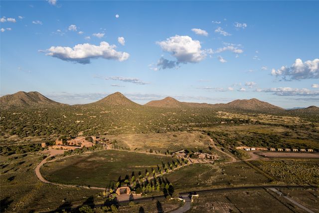 37 Rancho Alegre, Santa Fe, NM 87508