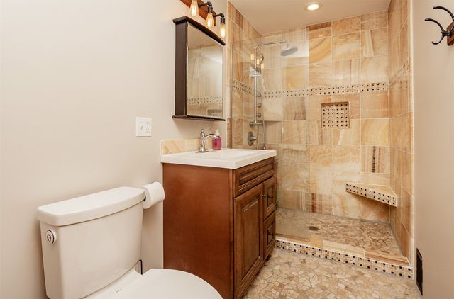 412 Fulton Drive, Des Moines, IA 50315