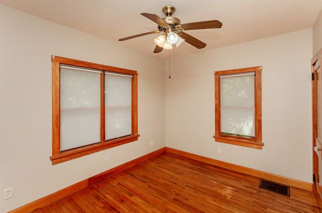 412 Fulton Drive, Des Moines, IA 50315