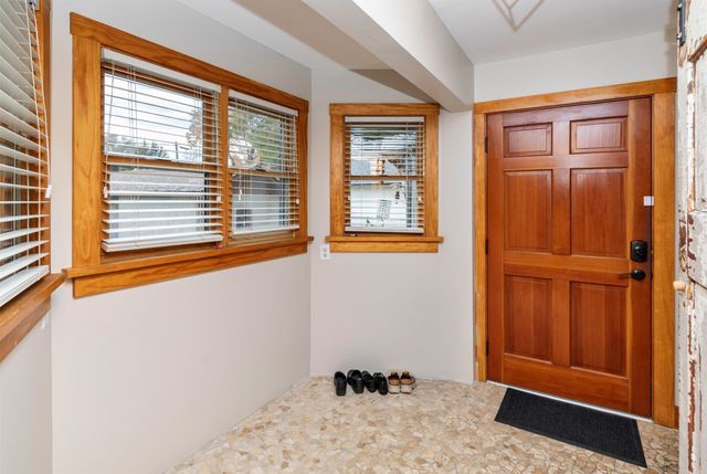 412 Fulton Drive, Des Moines, IA 50315