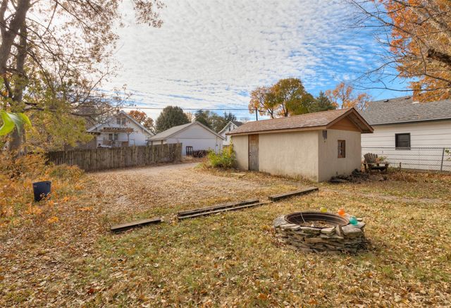 412 Fulton Drive, Des Moines, IA 50315