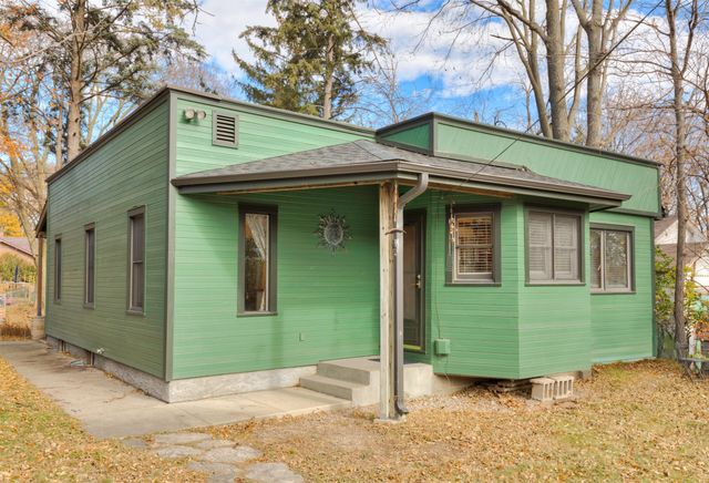 412 Fulton Drive, Des Moines, IA 50315