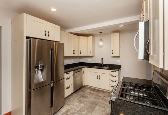 412 Fulton Drive, Des Moines, IA 50315