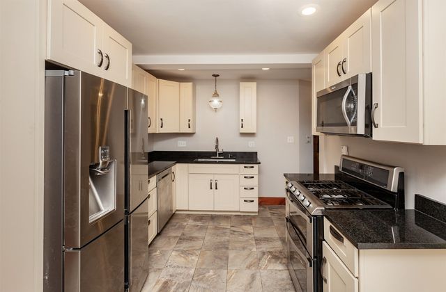 412 Fulton Drive, Des Moines, IA 50315