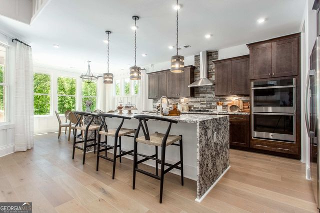 869 Salton Way, Hoschton, GA 30548
