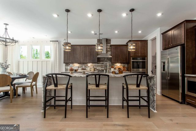 869 Salton Way, Hoschton, GA 30548