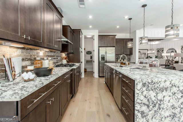 869 Salton Way, Hoschton, GA 30548