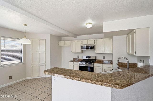 7109 OVAL ROCK Drive, El Paso, TX 79912