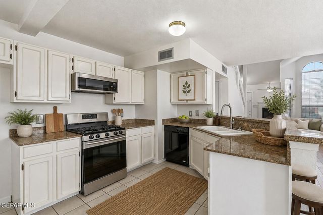 7109 OVAL ROCK Drive, El Paso, TX 79912