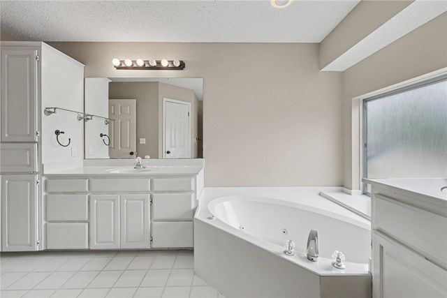 7617 Del Rio Dr, Corpus Christi, TX 78413