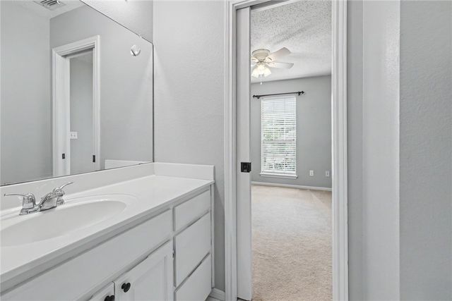 7617 Del Rio Dr, Corpus Christi, TX 78413