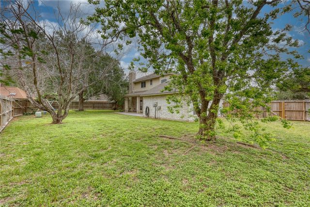 7617 Del Rio Dr, Corpus Christi, TX 78413
