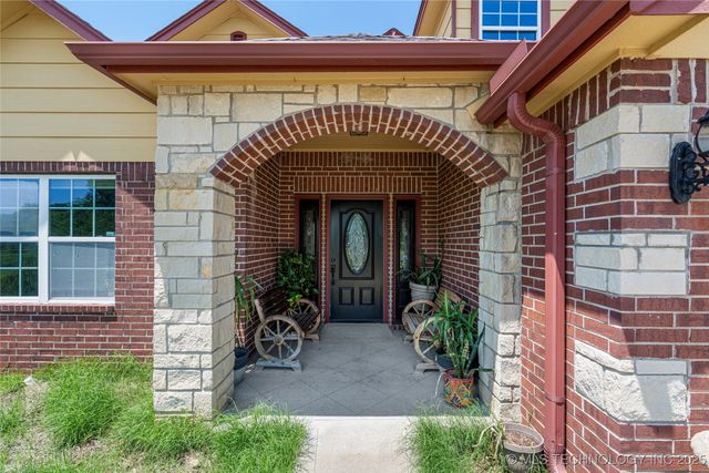 17822 S 44th West Avenue, Mounds, OK 74047