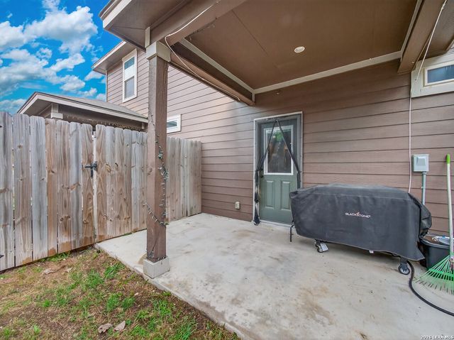 6402 Luglio Ln, San Antonio, TX 78233
