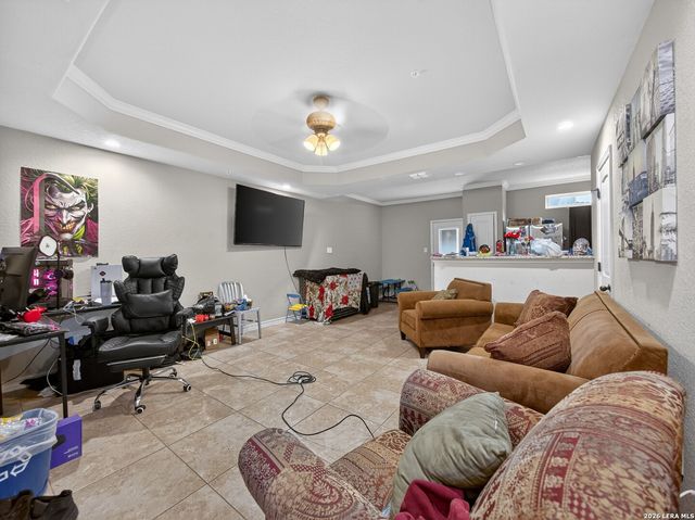 6402 Luglio Ln, San Antonio, TX 78233