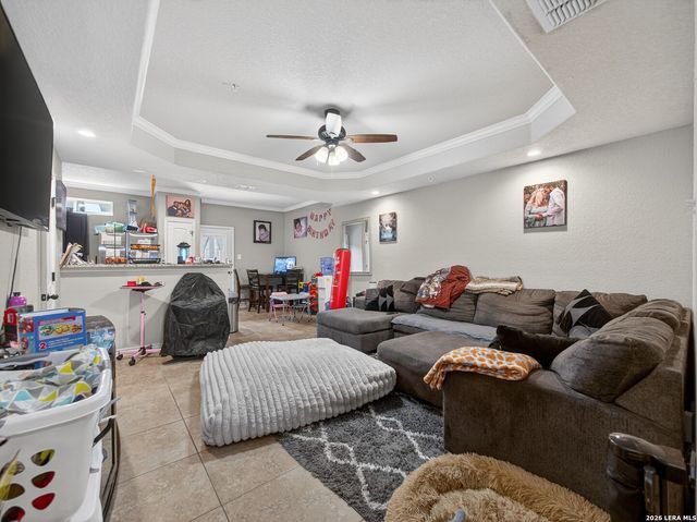 6402 Luglio Ln, San Antonio, TX 78233