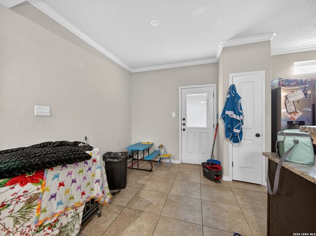 6402 Luglio Ln, San Antonio, TX 78233