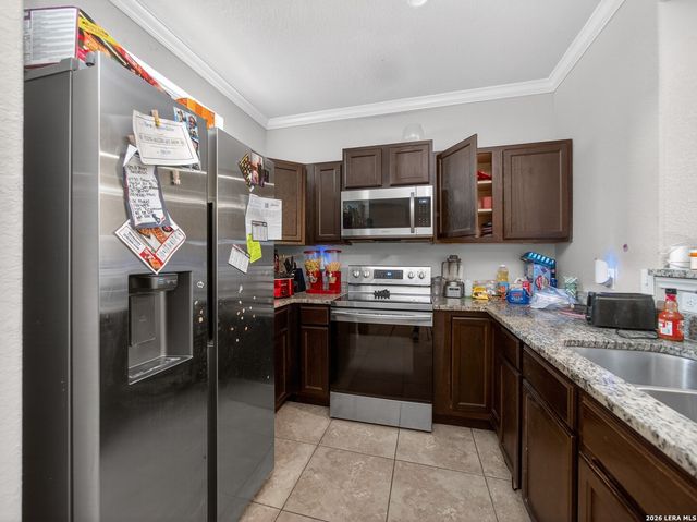 6402 Luglio Ln, San Antonio, TX 78233