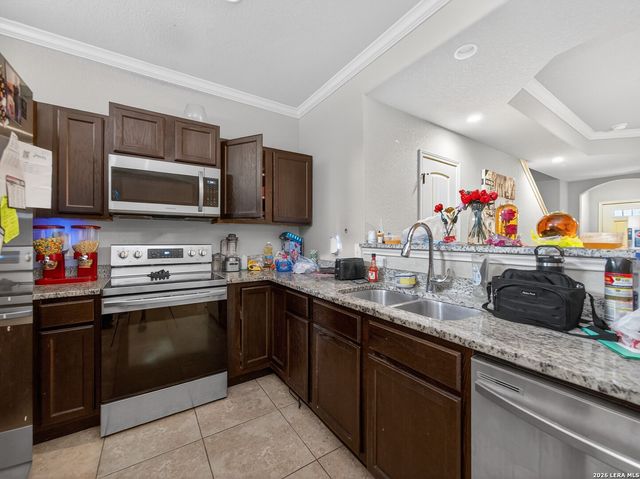 6402 Luglio Ln, San Antonio, TX 78233