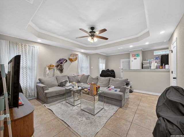 6402 Luglio Ln, San Antonio, TX 78233