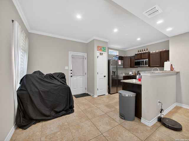 6402 Luglio Ln, San Antonio, TX 78233