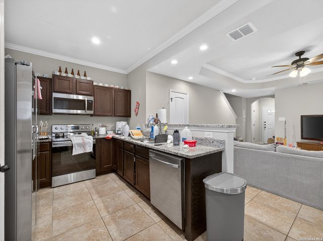 6402 Luglio Ln, San Antonio, TX 78233