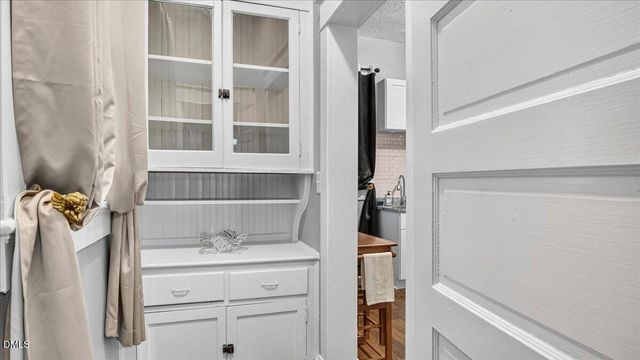 239 W Young Avenue, Henderson, NC 27536