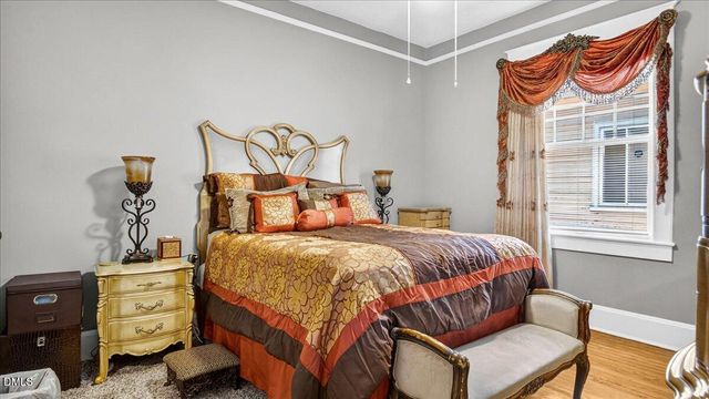 239 W Young Avenue, Henderson, NC 27536