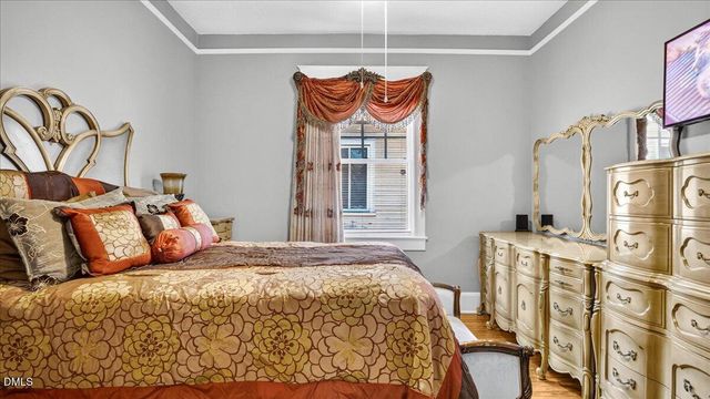 239 W Young Avenue, Henderson, NC 27536