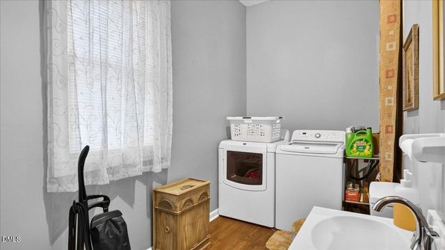 239 W Young Avenue, Henderson, NC 27536