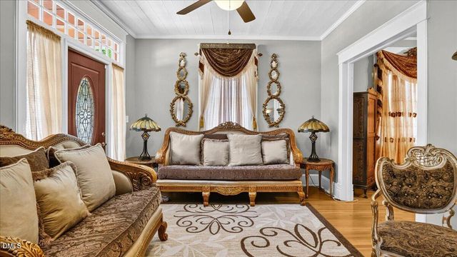 239 W Young Avenue, Henderson, NC 27536