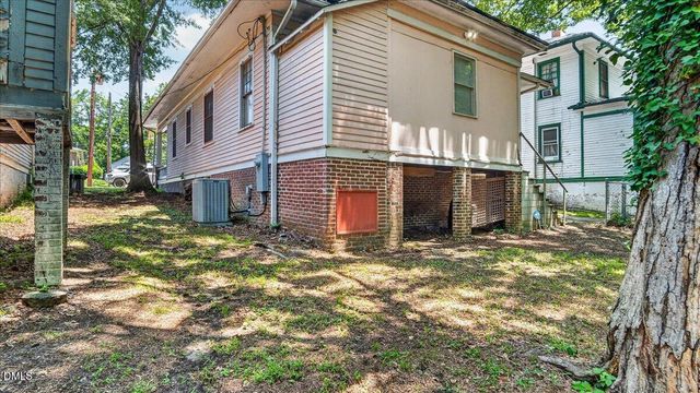 239 W Young Avenue, Henderson, NC 27536