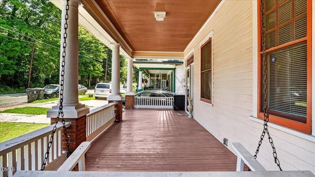 239 W Young Avenue, Henderson, NC 27536