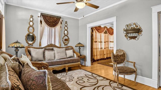 239 W Young Avenue, Henderson, NC 27536