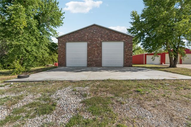 1915 S Lenapah Avenue, Skiatook, OK 74070