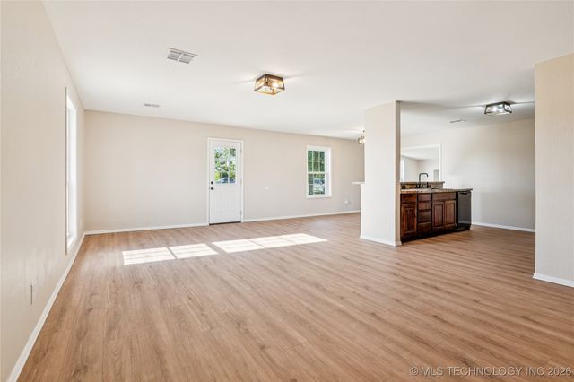 1915 S Lenapah Avenue, Skiatook, OK 74070